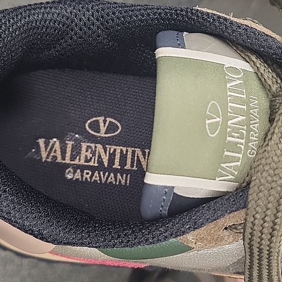 Valentino Garavani Rockrunner Sneakers - Picture 9 of 16